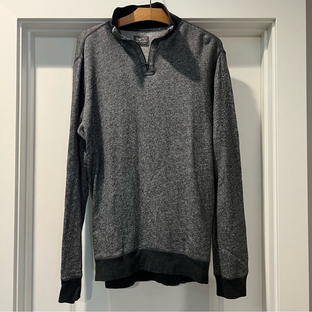 Gap Men’s 1/4 Zip Sweater, size Med